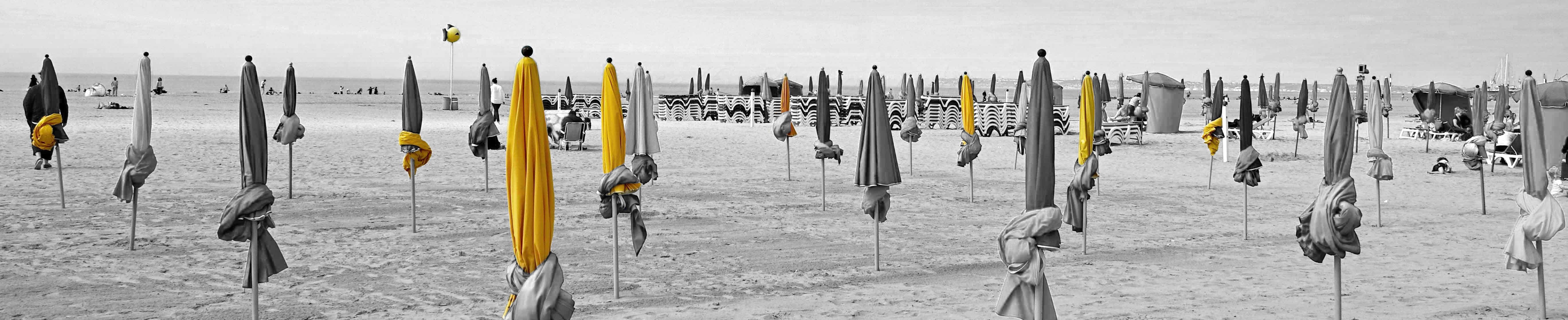 Parasols de la plage de Deauville